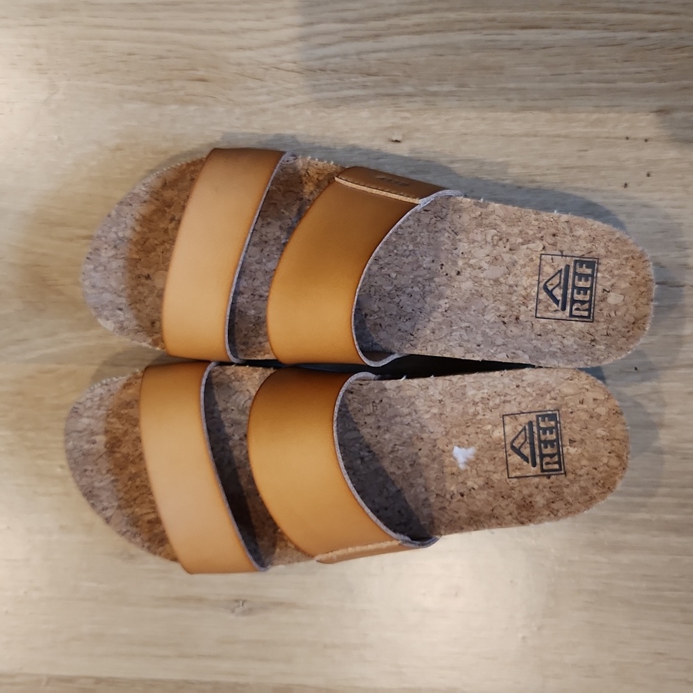 Barely worn Reef Sandals